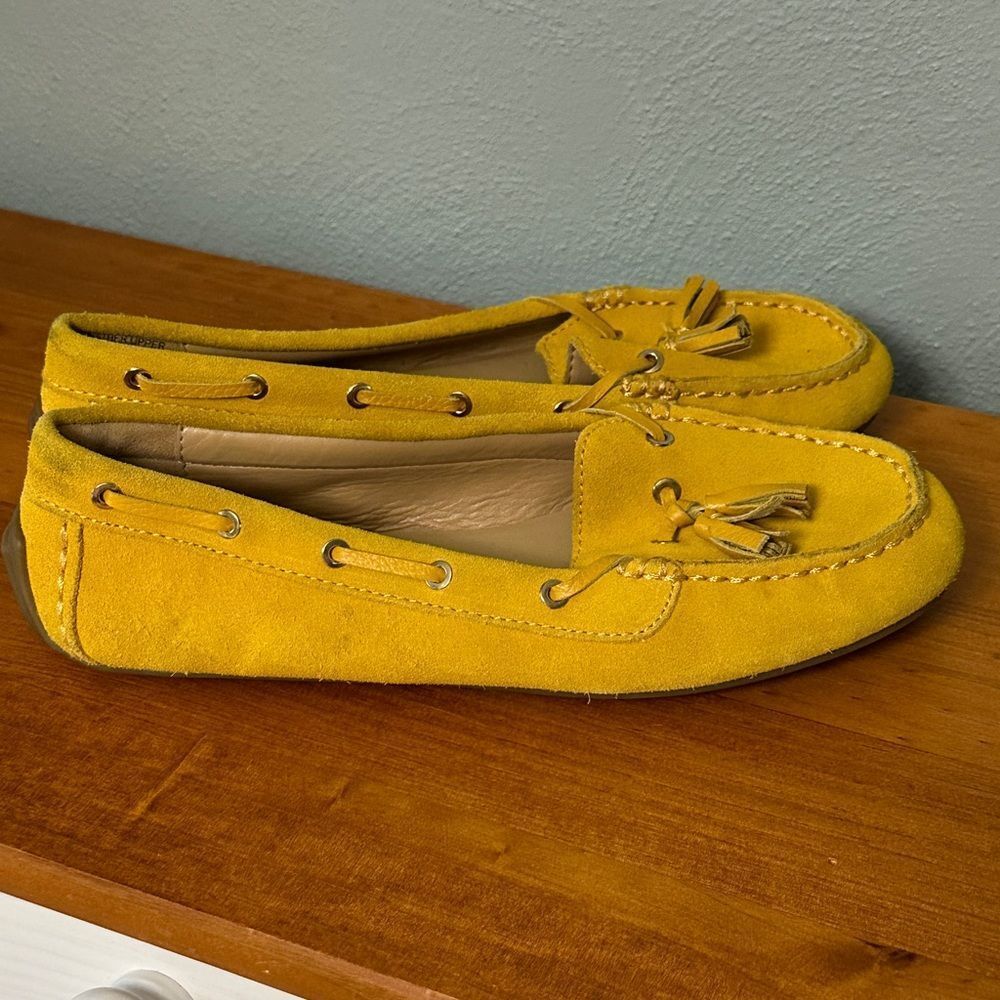 Talbots Mustard Yellow Women’s Suede Leather Moccasin Tassel Loafers Flats Shoe